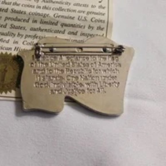 The American Historic Flag Enameled lapel pin 2001 Statue of Liberty New York - Picture 5 of 7